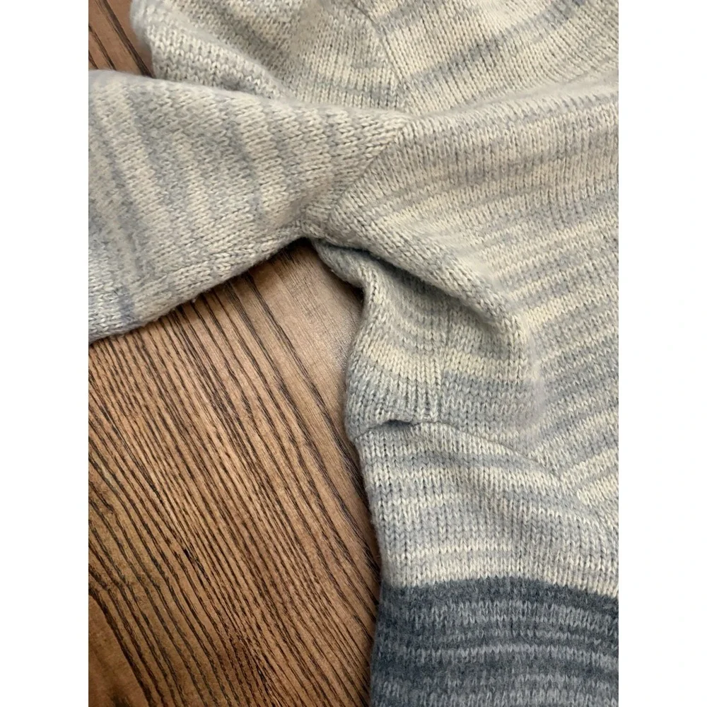 Free People Women's Large Wool Blend Oversized Grey/Cream Ombre Cardigan Sweater - Picture 9 of 9